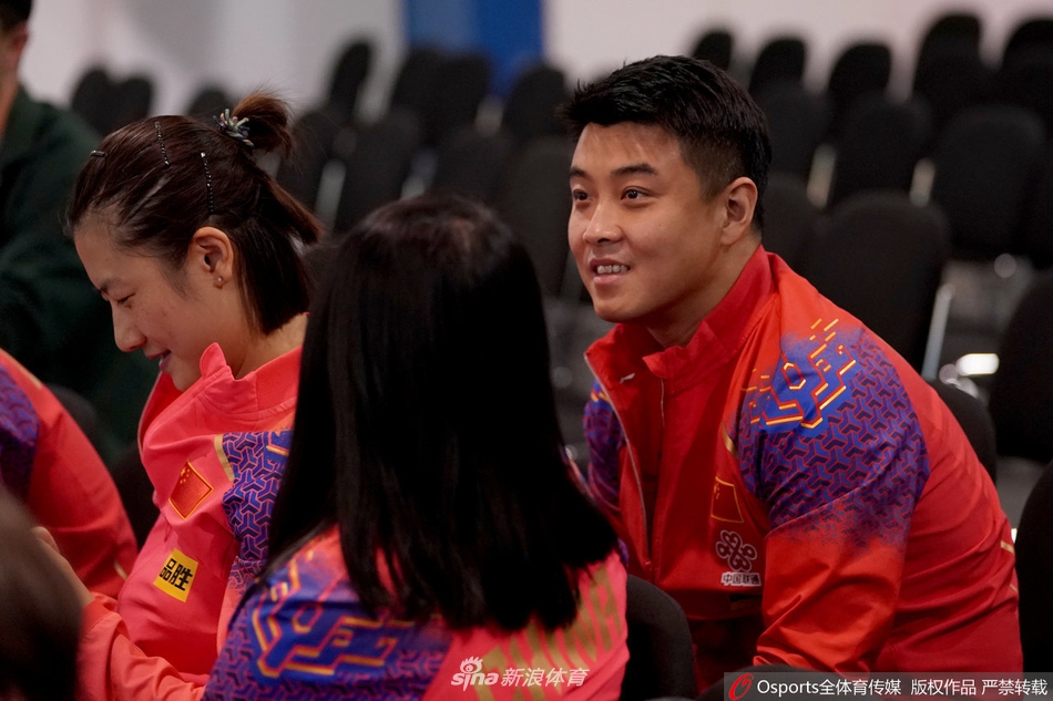 世乒赛混双抽签樊振东“小黑手”