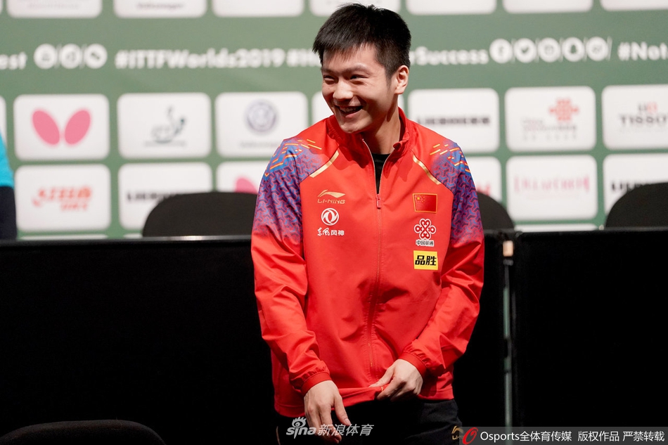 世乒赛混双抽签樊振东“小黑手”
