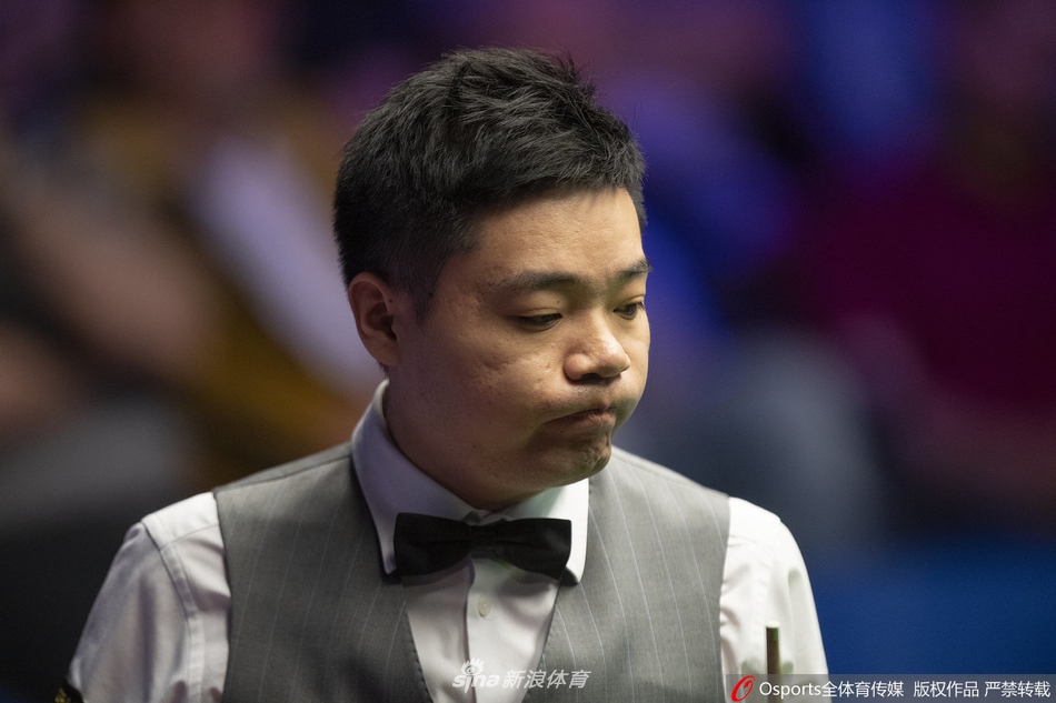 丁俊晖9-7领先特鲁姆普