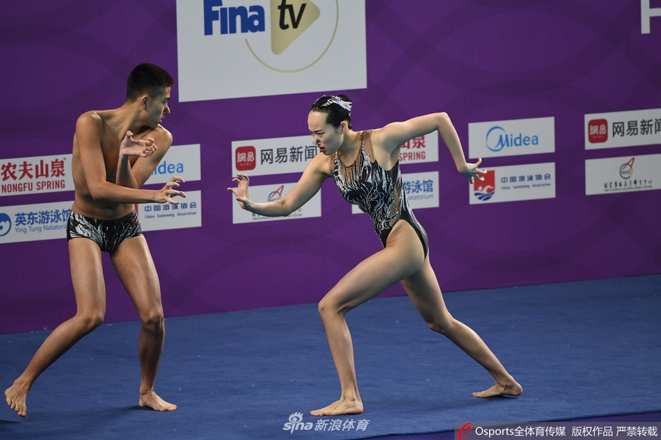 花游混双花样美男美女共舞