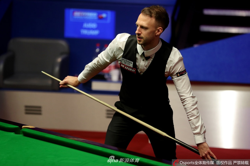 特鲁姆普18-9希金斯首夺世锦赛