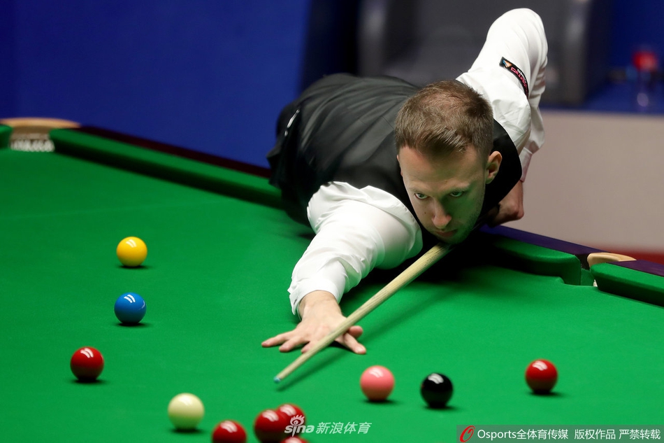 特鲁姆普18-9希金斯首夺世锦赛