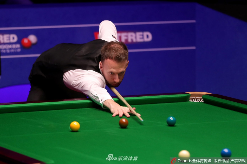 特鲁姆普18-9希金斯首夺世锦赛