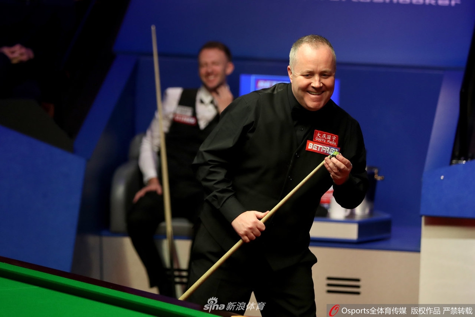 特鲁姆普18-9希金斯首夺世锦赛