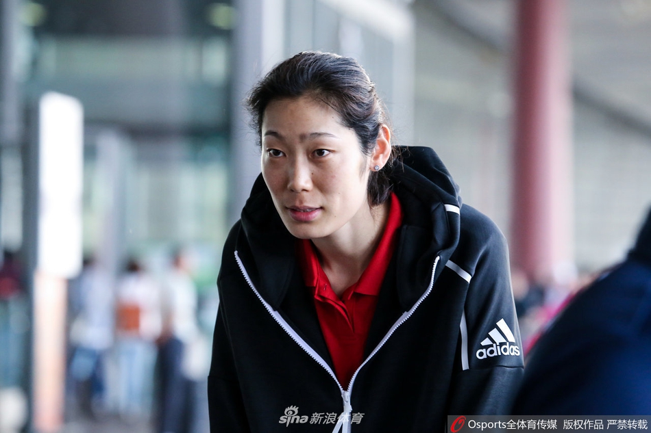 郎平率领中国女排兵发澳门