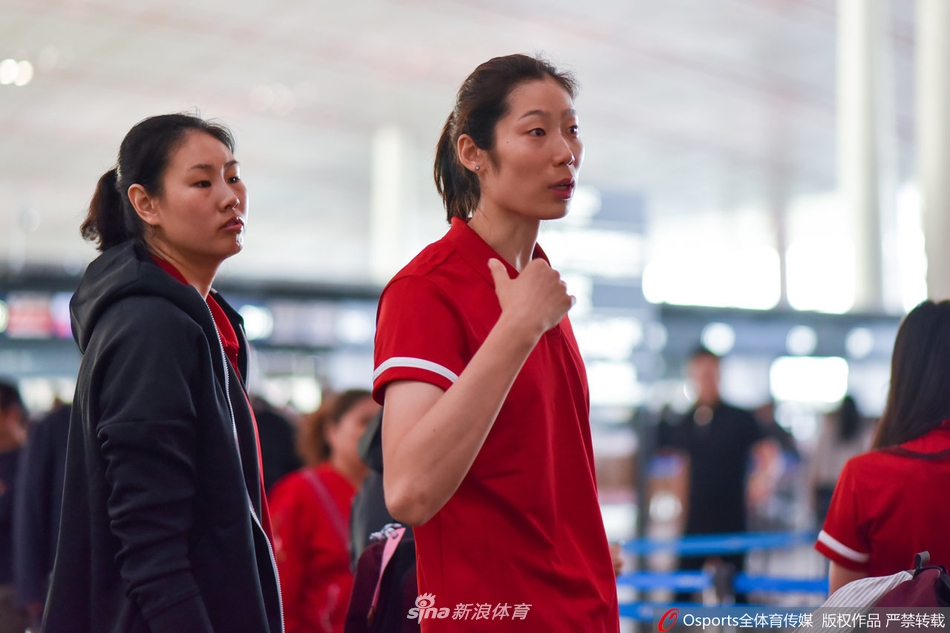 郎平率领中国女排兵发澳门