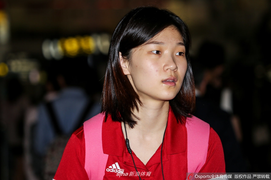 郎平率领中国女排兵发澳门