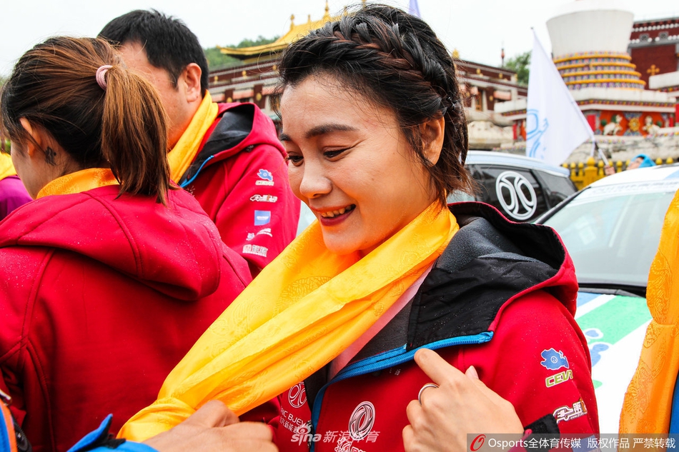 薛明莫慧兰杨凌助阵汽车赛事