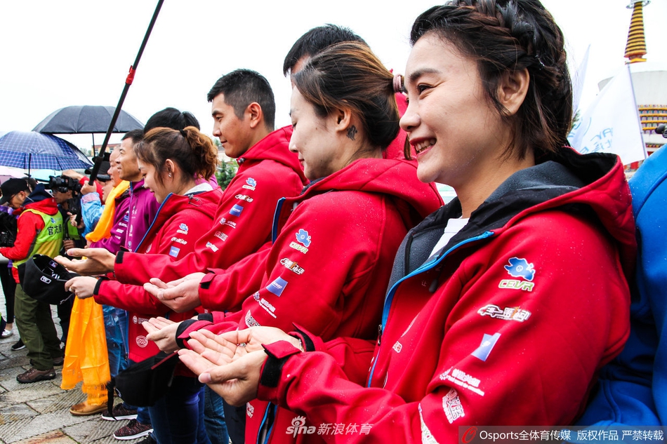 薛明莫慧兰杨凌助阵汽车赛事