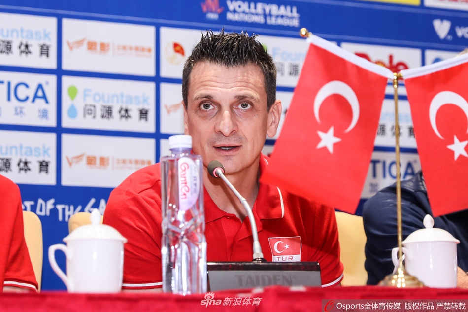 安家杰刘晓彤出席总决赛见面会