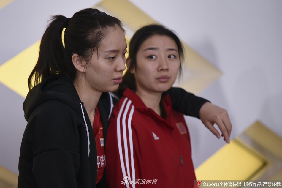 总决赛中国女排拍写真