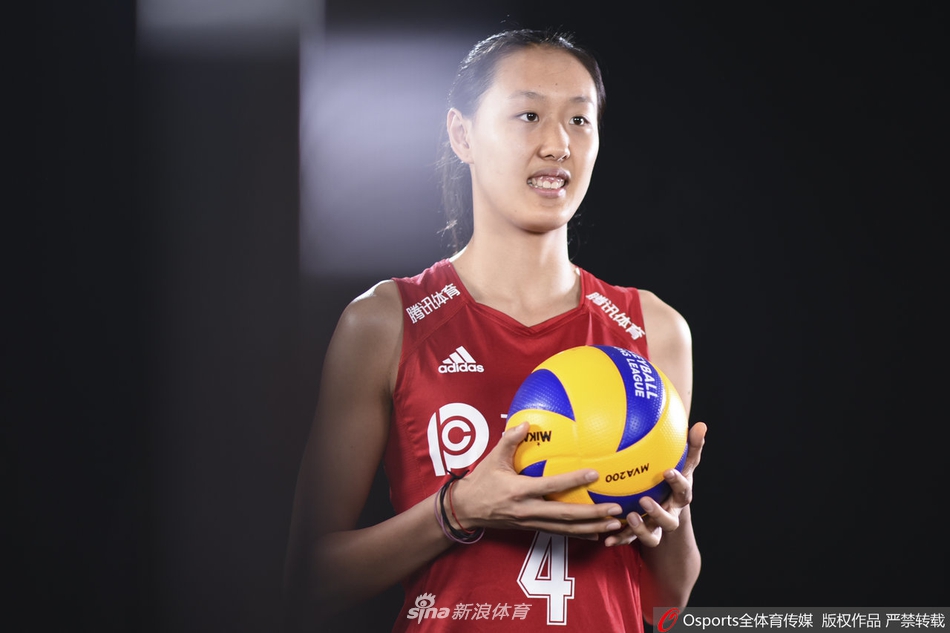 总决赛中国女排拍写真