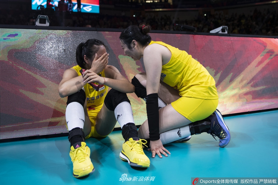 龚翔宇喜极而泣 中国女排太给力