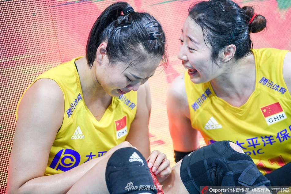 龚翔宇喜极而泣 中国女排太给力