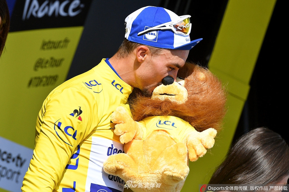 环法第14赛段皮诺单飞夺冠