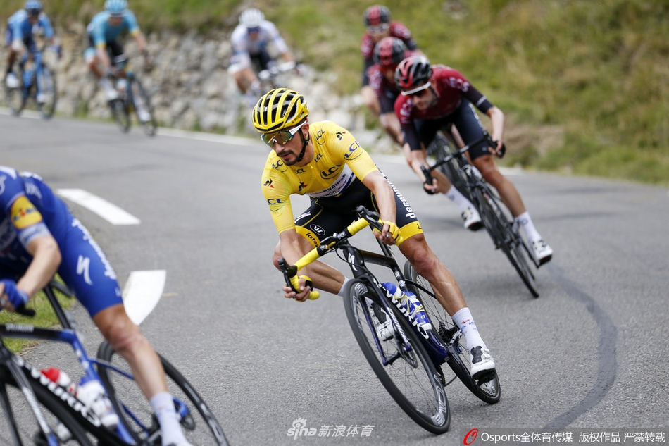 环法第14赛段皮诺单飞夺冠