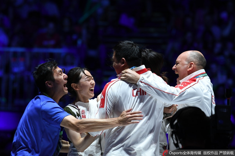 击剑世锦赛中国女重团体夺冠