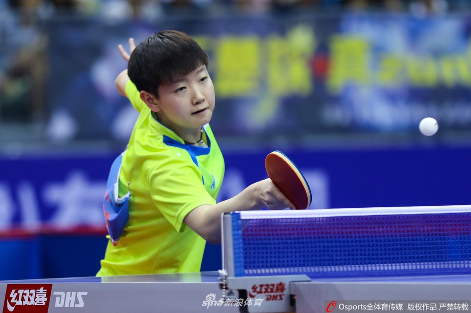 全锦赛决赛孙颖莎4-0朱雨玲