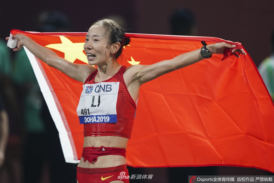 世锦赛女子50公里竞走梁瑞夺冠