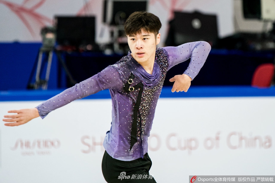花滑中国杯金博洋闫涵备战