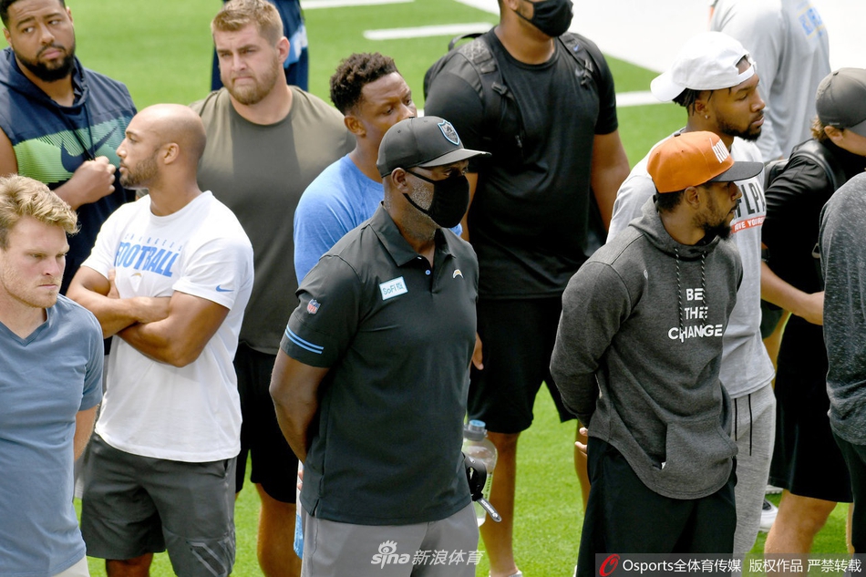 NFL洛杉矶闪电队罢赛抗议