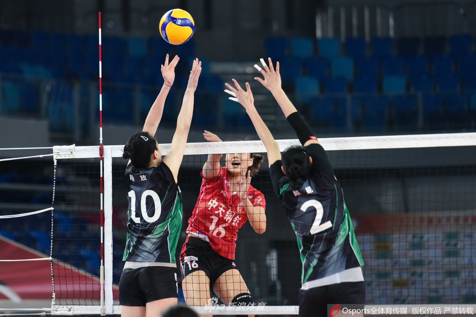 女排联赛六进四江苏3-0辽宁