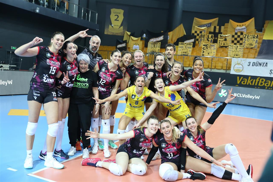 欧冠半决赛首回合瓦基弗遭逆转