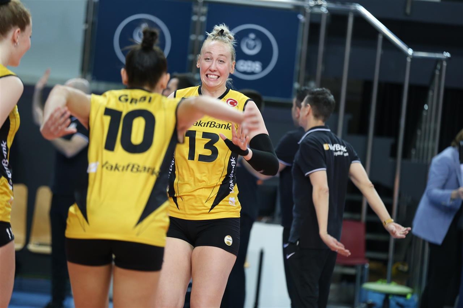 欧冠半决赛首回合瓦基弗遭逆转