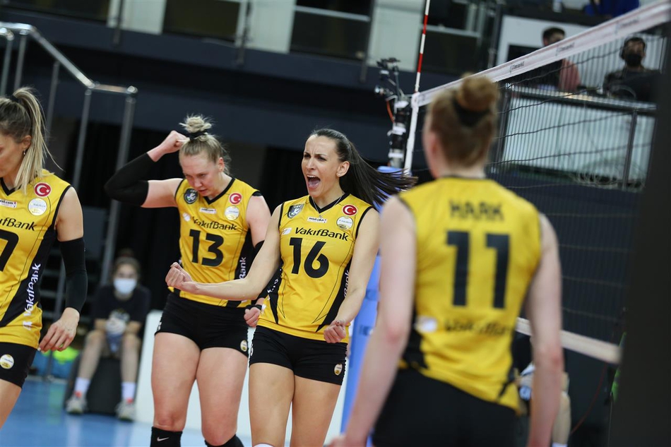 欧冠半决赛首回合瓦基弗遭逆转