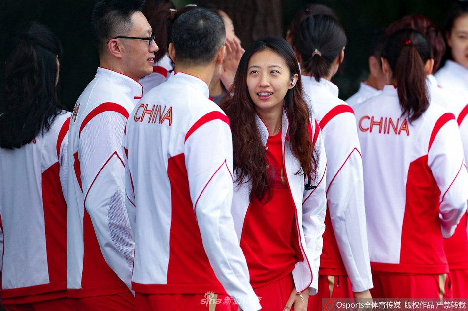 中国女排出征东京奥运会 郎平朱婷领衔