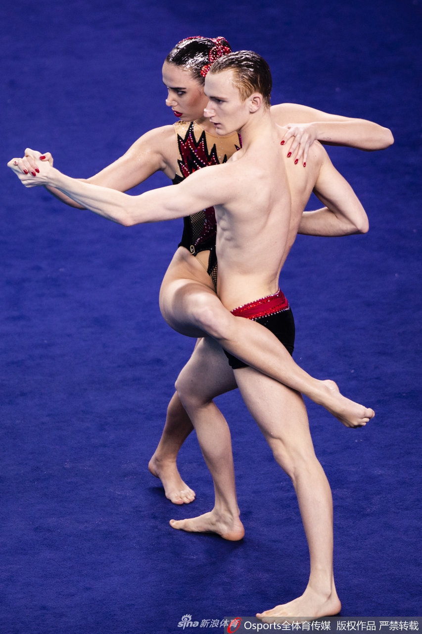 花游混双花样美男美女共舞