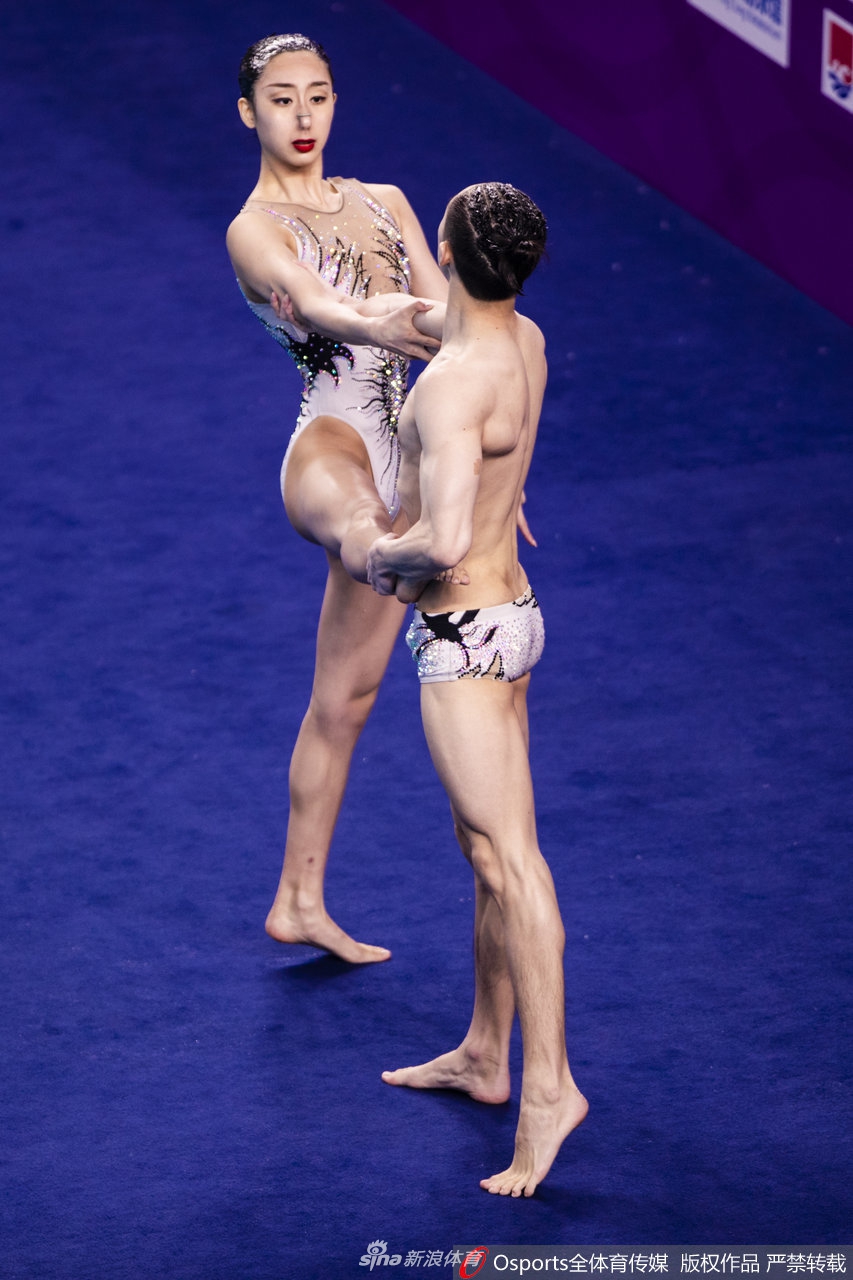 花游混双花样美男美女共舞