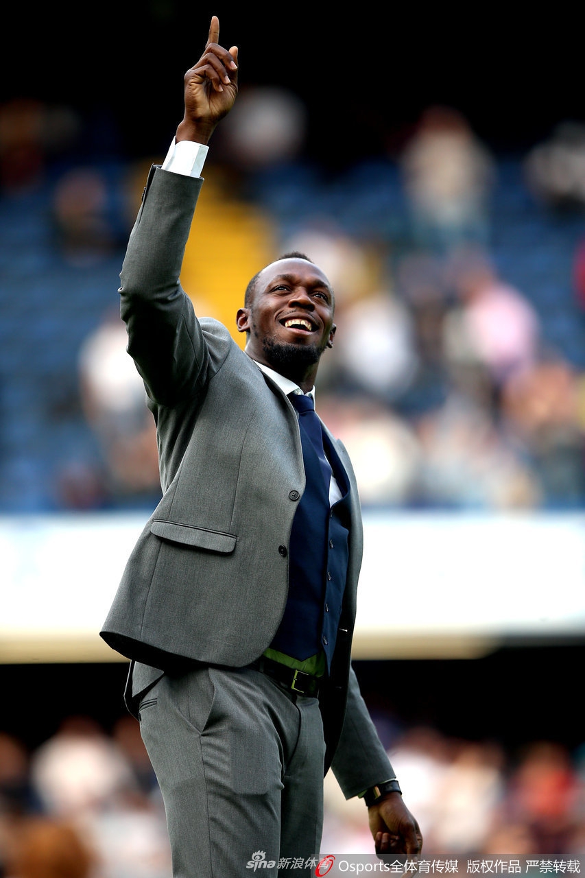 博尔特德罗巴亮相斯坦福桥