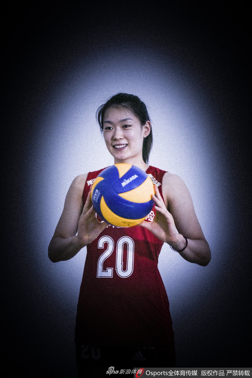 总决赛中国女排拍写真