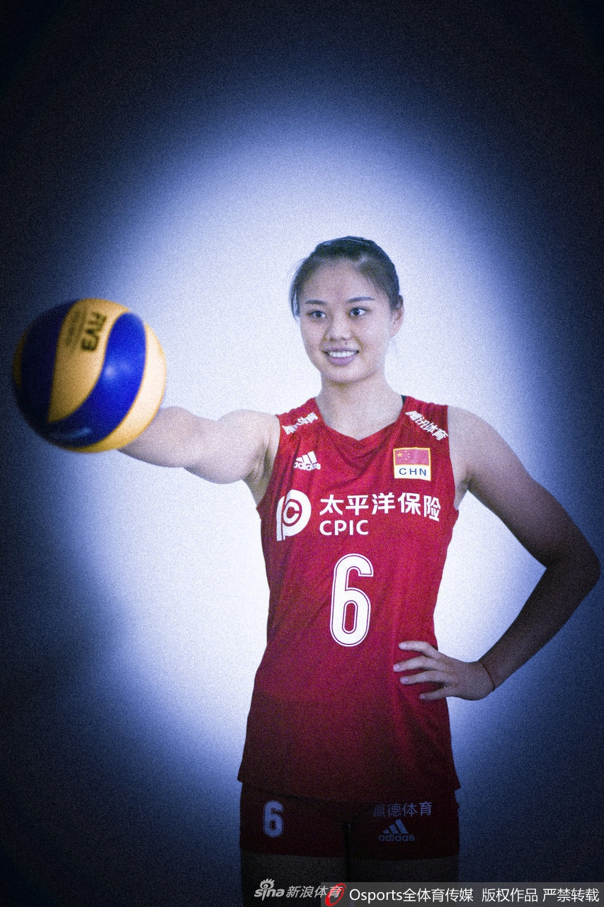 总决赛中国女排拍写真