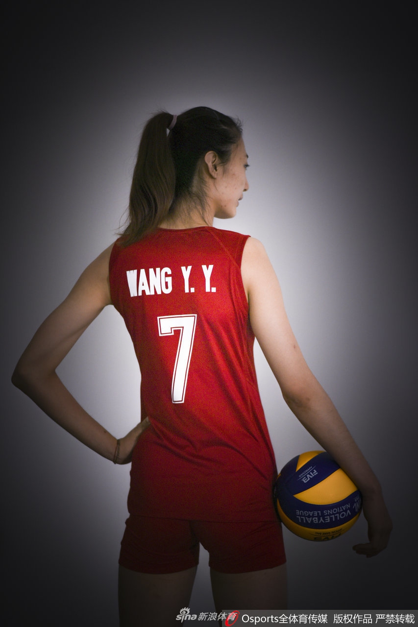 总决赛中国女排拍写真