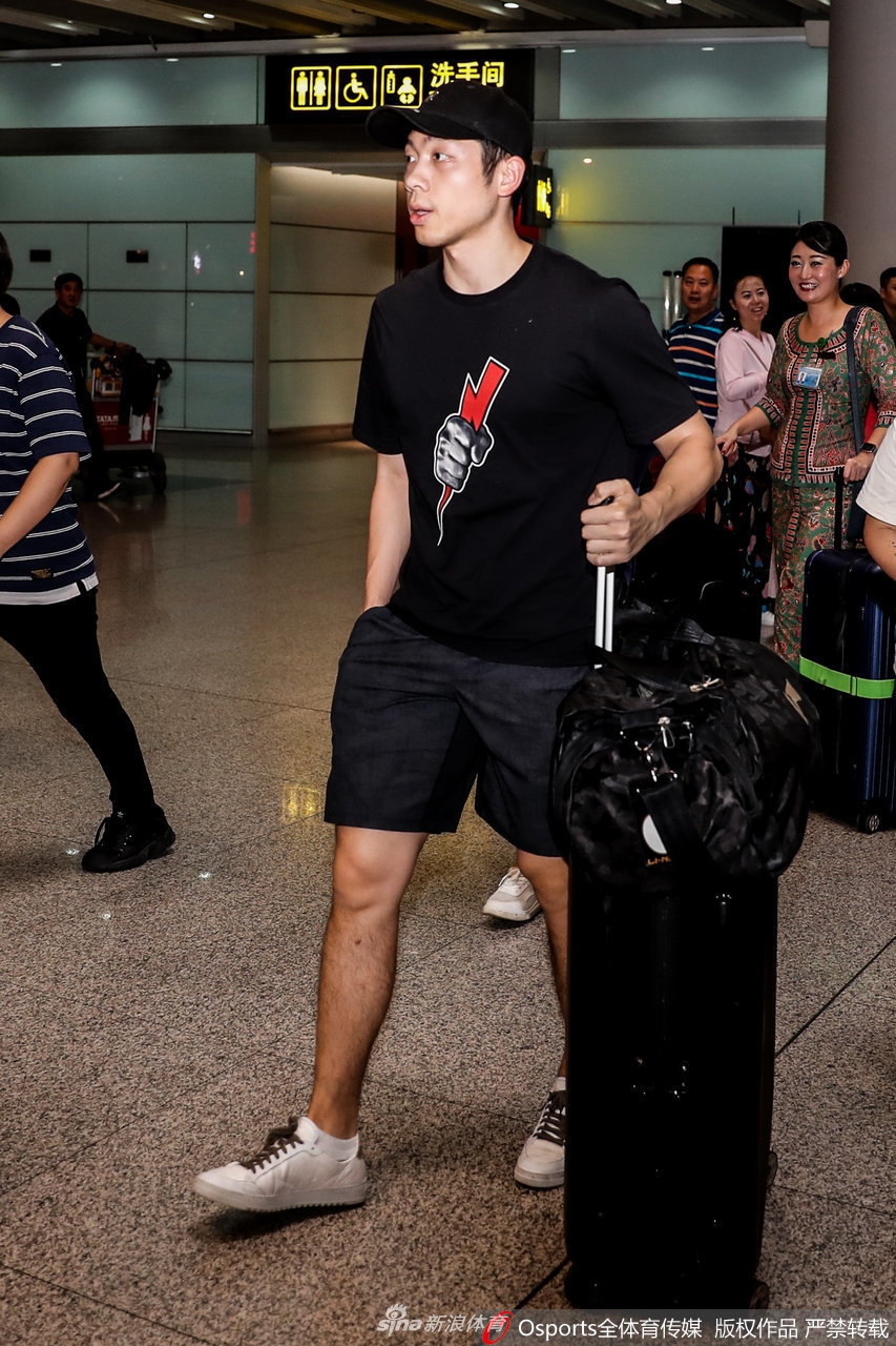 国乒结束亚锦赛征程回国