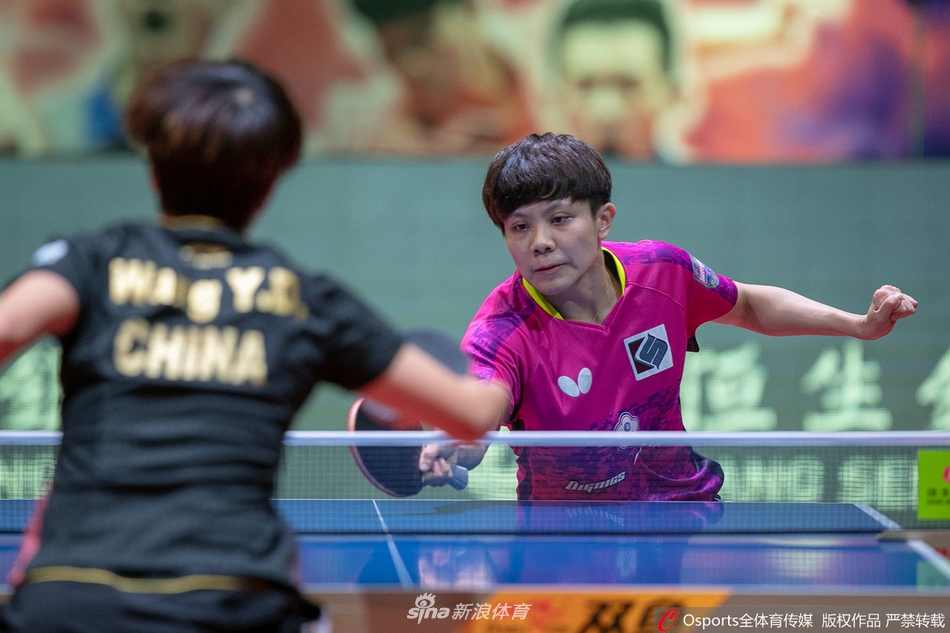 港乒赛王艺迪4-0郑怡静进决赛