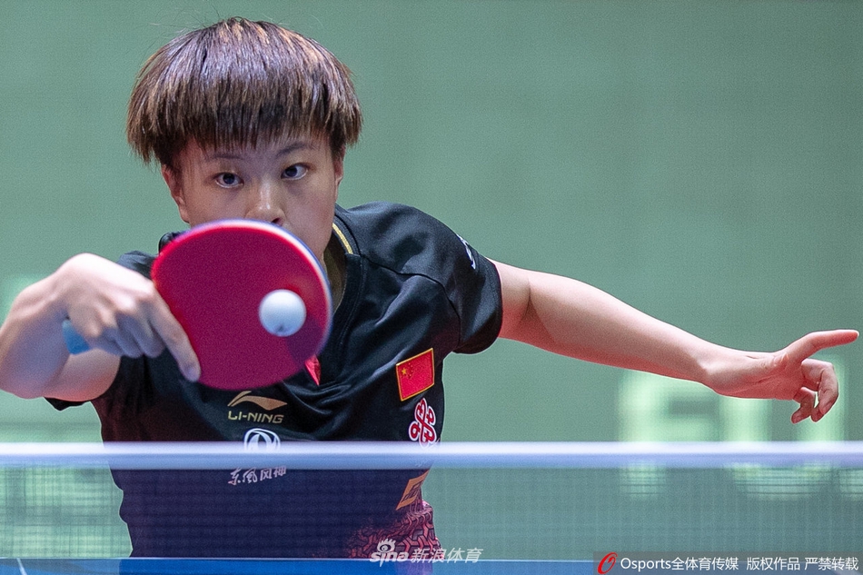港乒赛王艺迪4-0郑怡静进决赛
