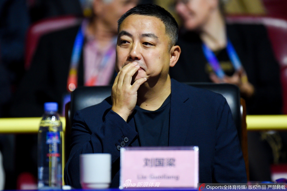 刘国梁出席女乒世界杯开幕式