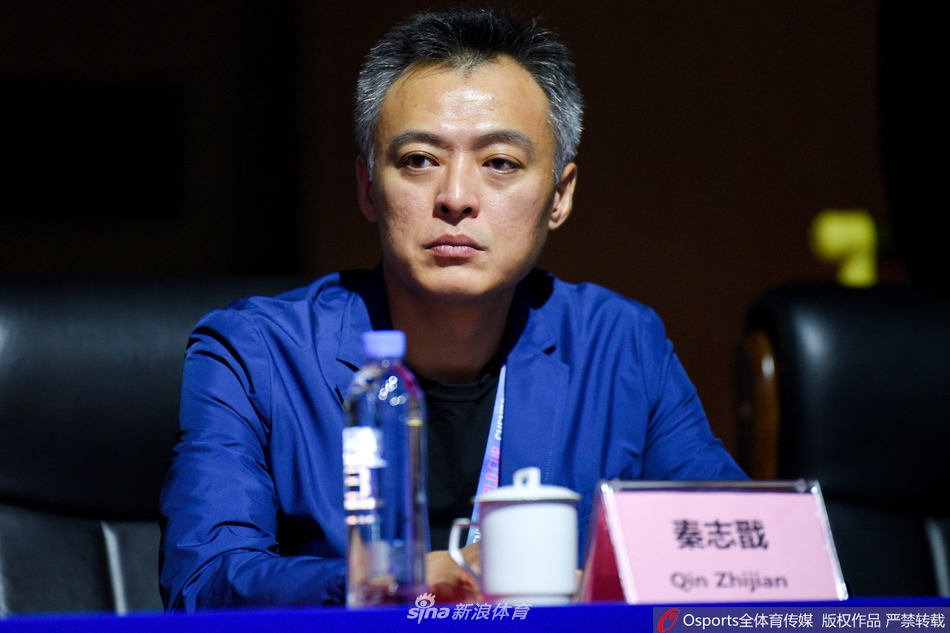 刘国梁出席女乒世界杯开幕式