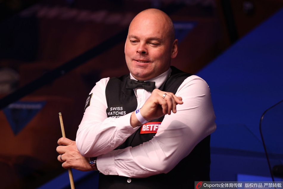 世锦赛首轮丁俊晖5-4领先宾汉姆