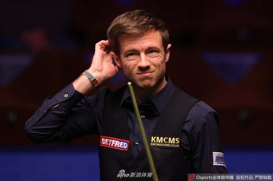 世锦赛罗伯逊5-3领先利索夫斯基