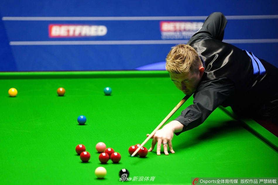 世锦赛威尔逊13-8罗伯逊