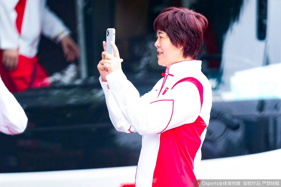 中国女排出征东京奥运会 郎平朱婷领衔