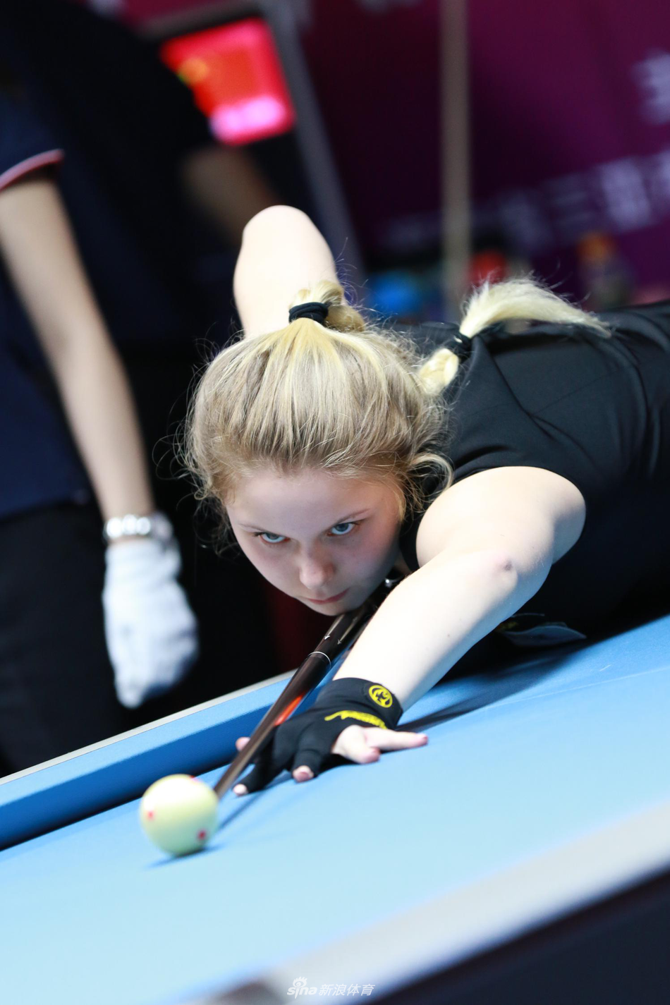 克里斯蒂娜・特卡奇