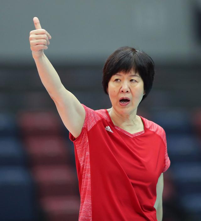 女排备战郎平亲自上阵