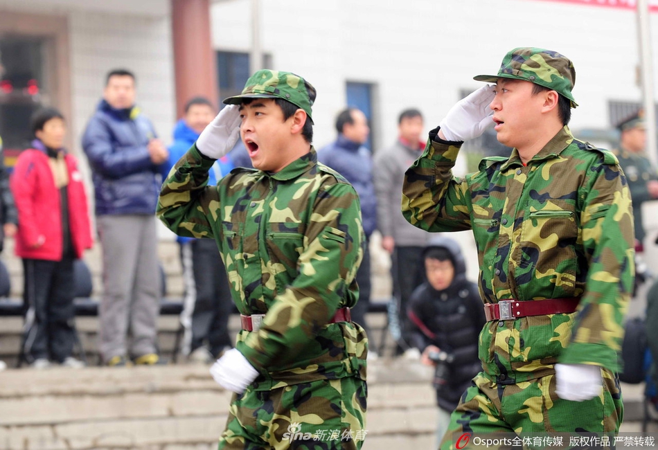 致敬八一建军节 军训中的运动健儿