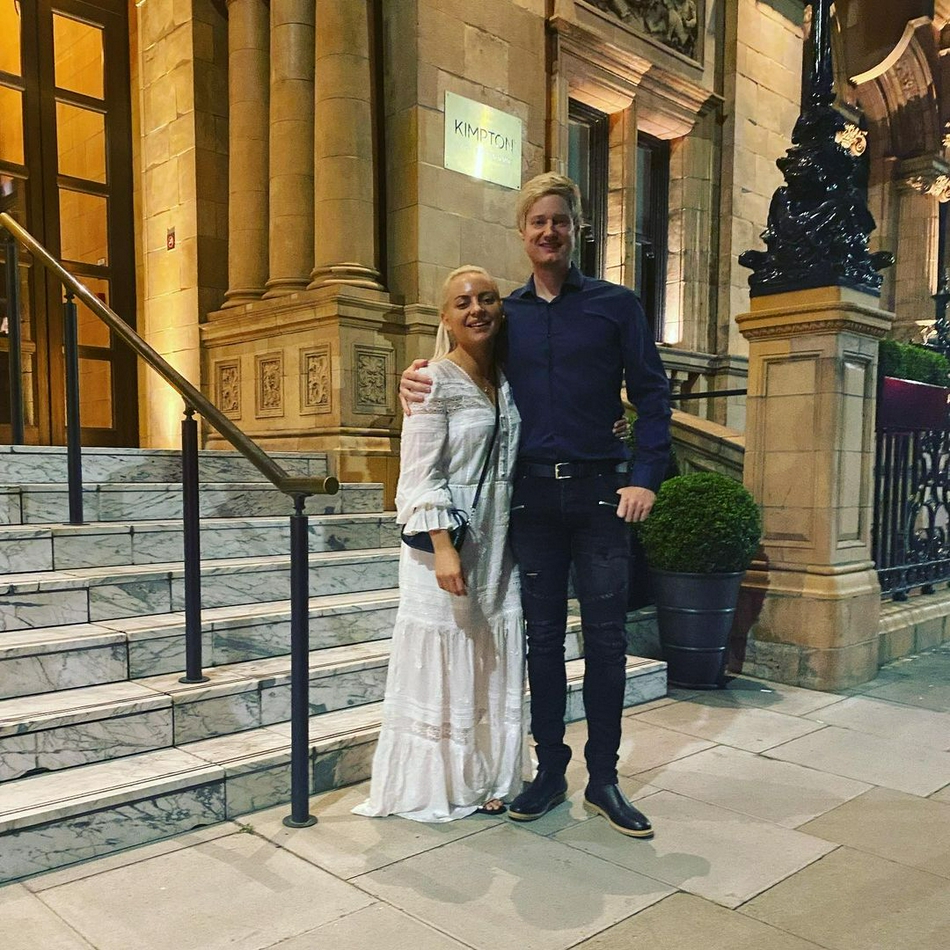 斯诺克三大赛冠军罗伯逊大婚