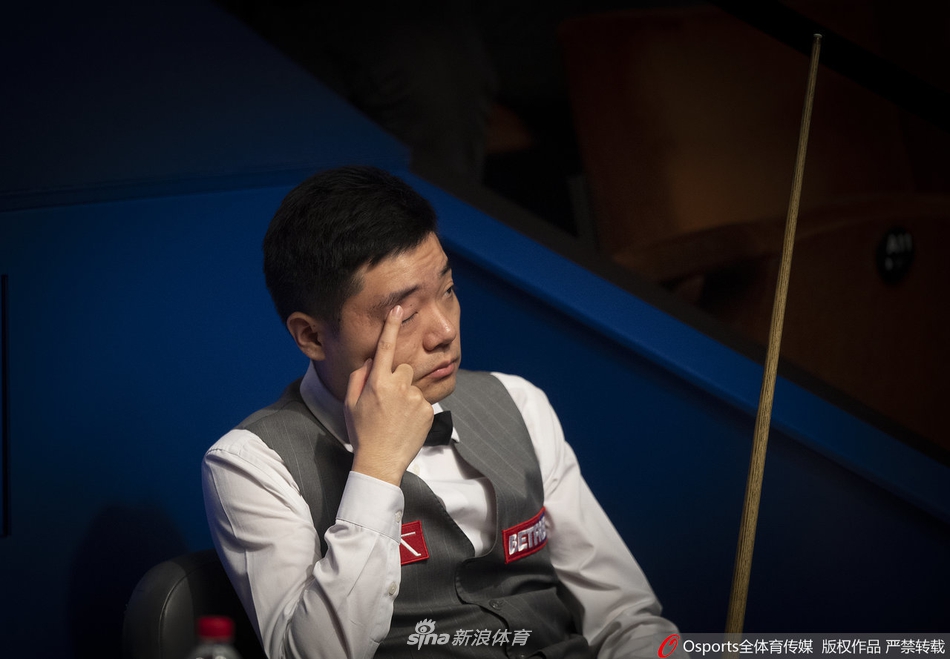 丁俊晖3-5落后特鲁姆普